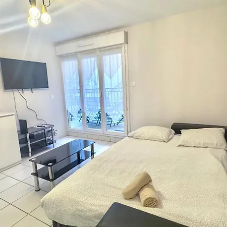 Palazzio 2, By Welcome To * Κάννες