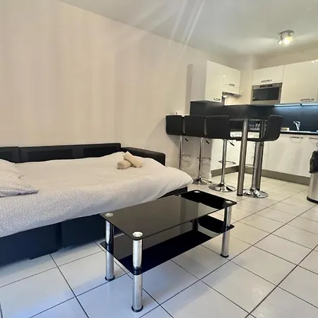 Palazzio 2, By Welcome To